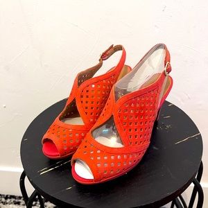 Clarks Artisan Wessex Shay Peep Toe Heels